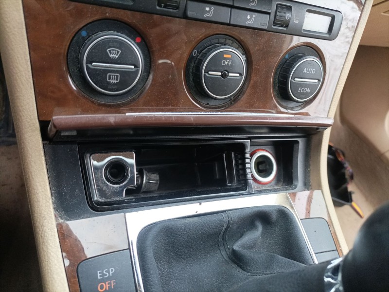 Recambio de cenicero para volkswagen passat b6 (3c2) 1.9 tdi referencia OEM IAM 3C0863284A 3C0857961A 