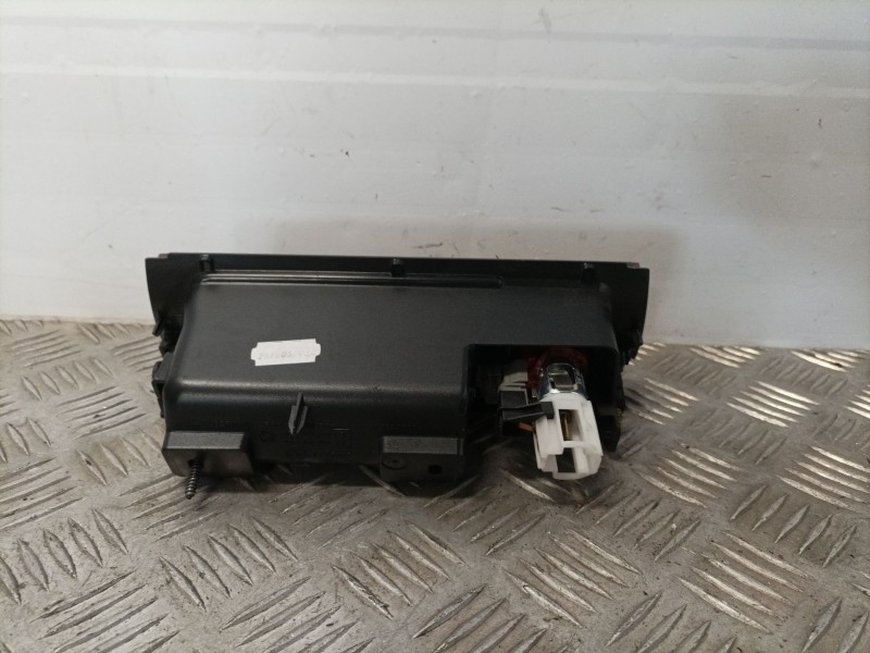 Recambio de cenicero para volkswagen passat b6 (3c2) 1.9 tdi referencia OEM IAM 3C0863284A 3C0857961A 