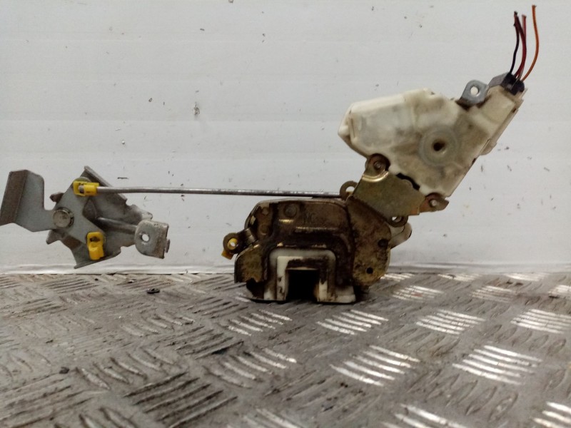 Recambio de cerradura puerta delantera izquierda para nissan serena (c23m) 2.3 diesel referencia OEM IAM   