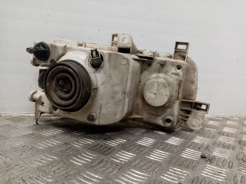 Recambio de faro derecho para nissan serena (c23m) 2.3 diesel referencia OEM IAM    Recambio de faro derecho para nissan serena (c23m) 2.3 diesel referencia OEM IAM