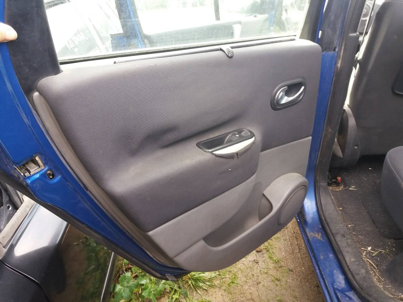 renault scenic ii 2.0 dci diesel cat   |   0.03 - 0.09 | 2003 - 2009 | 150 cv / 110 kw del año 2003