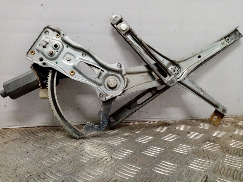 Recambio de elevalunas delantero derecho para mercedes clase clk (w208) cabrio 230 compressor (208.447) referencia OEM IAM 01318