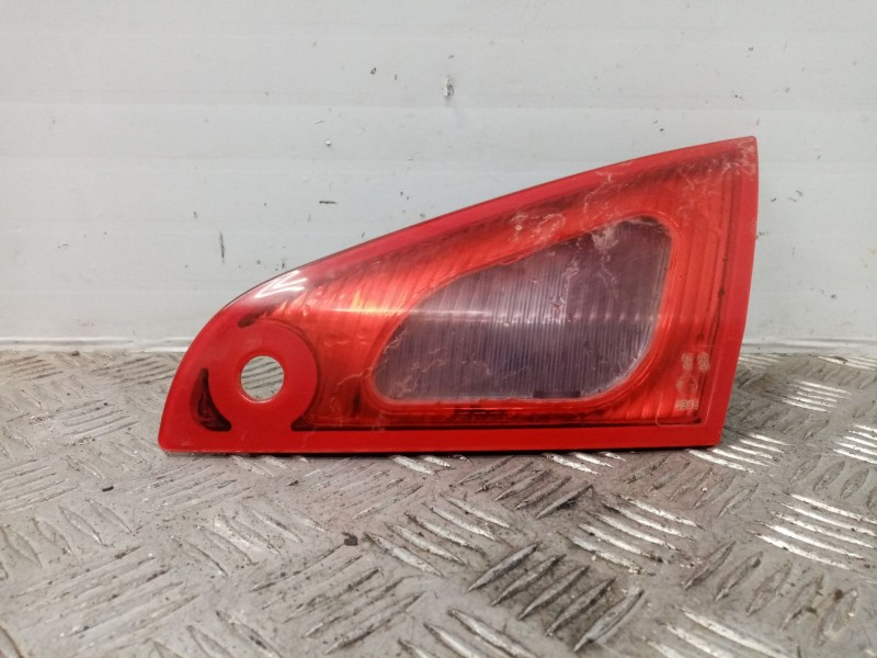 Recambio de piloto trasero derecho interior para mitsubishi colt berlina 3 (cz) referencia OEM IAM   