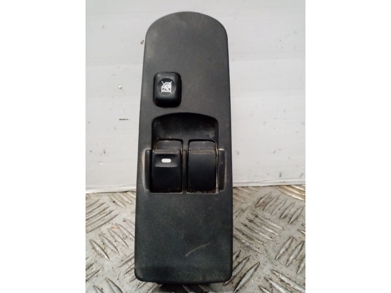 Recambio de mando elevalunas delantero izquierdo para mitsubishi colt berlina 3 (cz) referencia OEM IAM 8608a076  