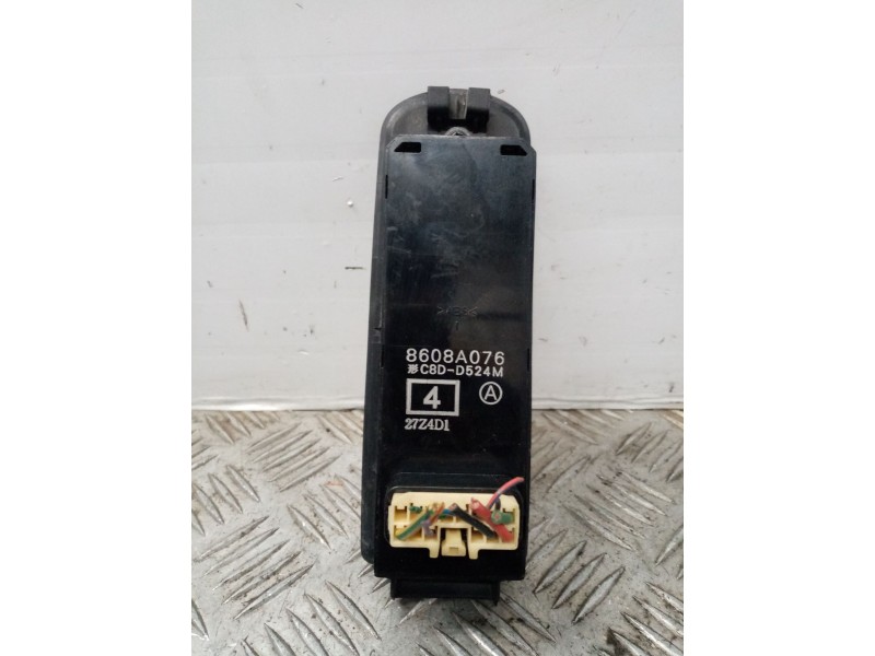 Recambio de mando elevalunas delantero izquierdo para mitsubishi colt berlina 3 (cz) referencia OEM IAM 8608a076  