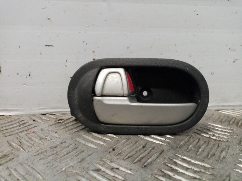 Recambio de maneta interior delantera izquierda para mitsubishi colt berlina 3 (cz) referencia OEM IAM   