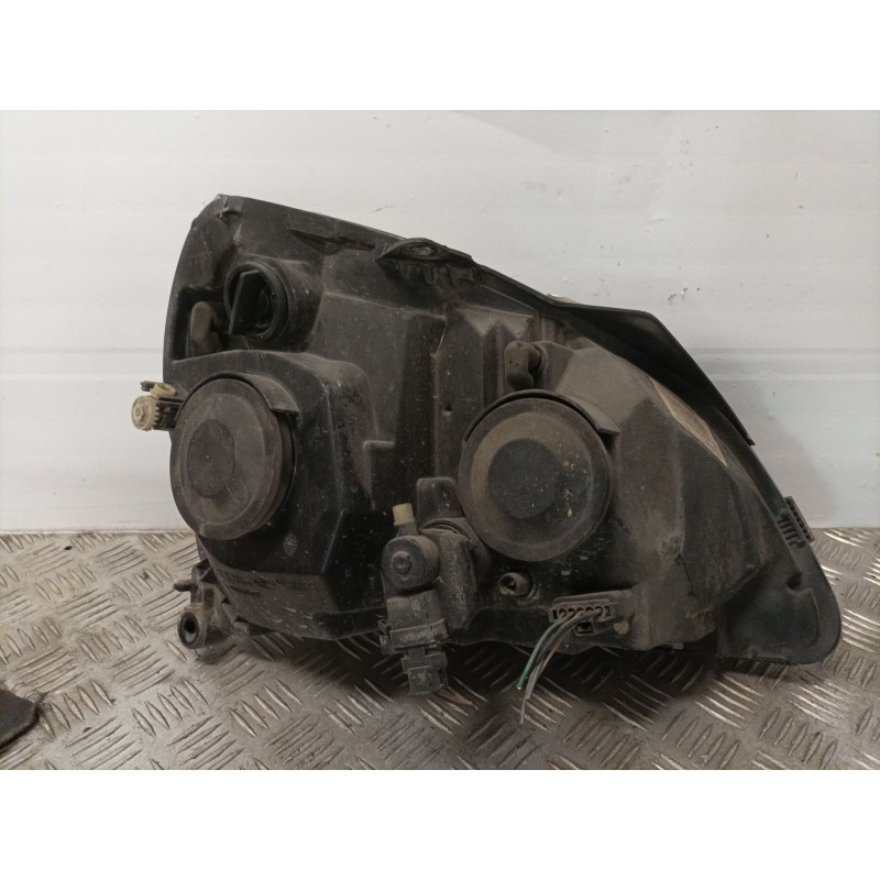 Recambio de faro derecho para renault clio ii (bb_, cb_) 1.2 (bb0a, bb0f, bb10, bb1k, bb28, bb2d, bb2h, cb0a,... referencia OEM  Recambio de faro derecho para renault clio ii (bb_, cb_) 1.2 (bb0a, bb0f, bb10, bb1k, bb28, bb2d, bb2h, cb0a,... referencia OEM