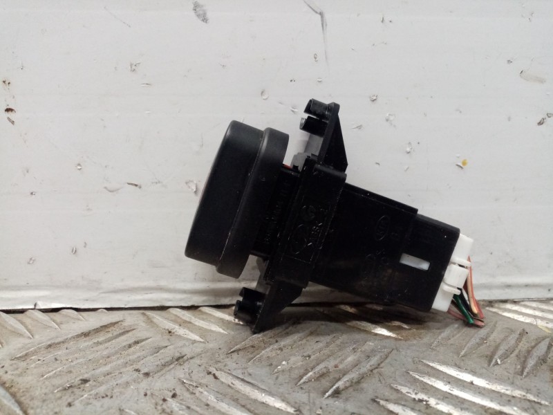 Recambio de warning para hyundai i10 referencia OEM IAM 864W01404  