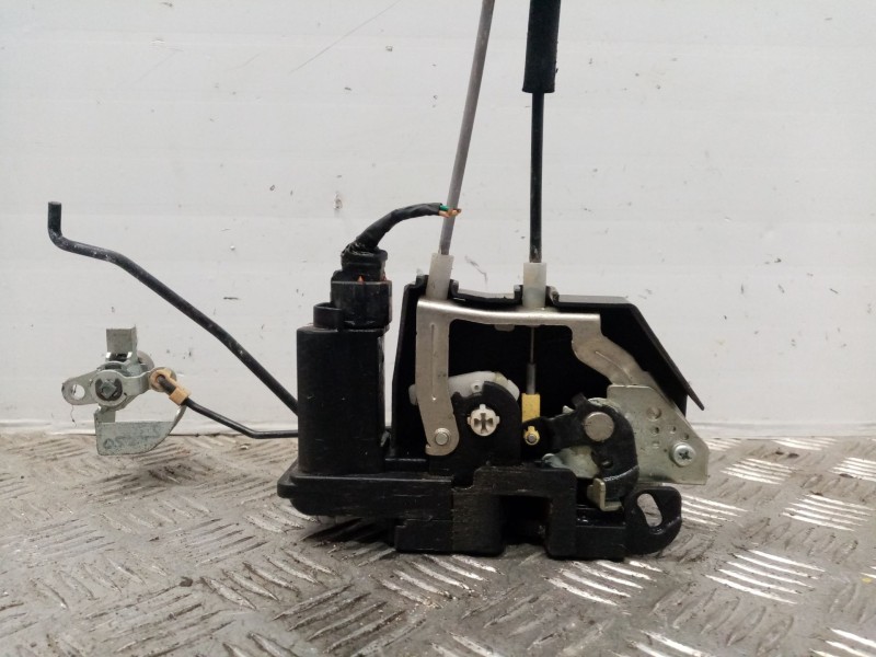 Recambio de cerradura puerta delantera izquierda para hyundai i10 referencia OEM IAM   