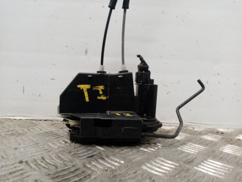 Recambio de cerradura puerta trasera izquierda para hyundai i10 referencia OEM IAM   