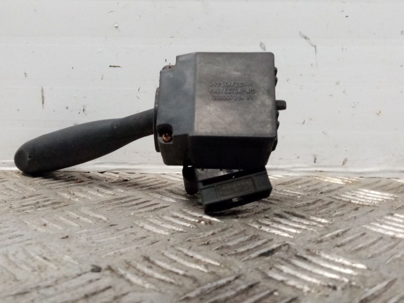 Recambio de mando limpia para hyundai i10 referencia OEM IAM 202007962  