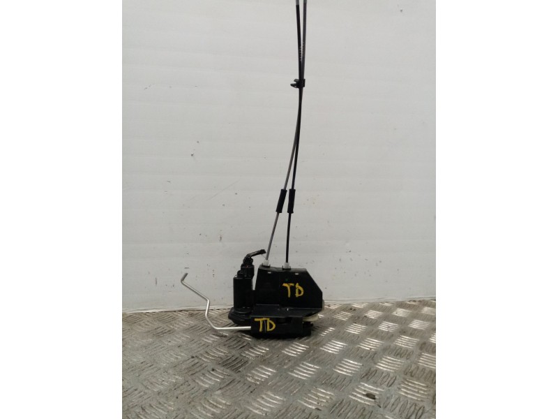 Recambio de cerradura puerta trasera derecha para hyundai i10 referencia OEM IAM   