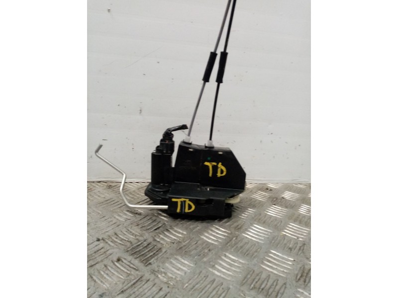Recambio de cerradura puerta trasera derecha para hyundai i10 referencia OEM IAM   
