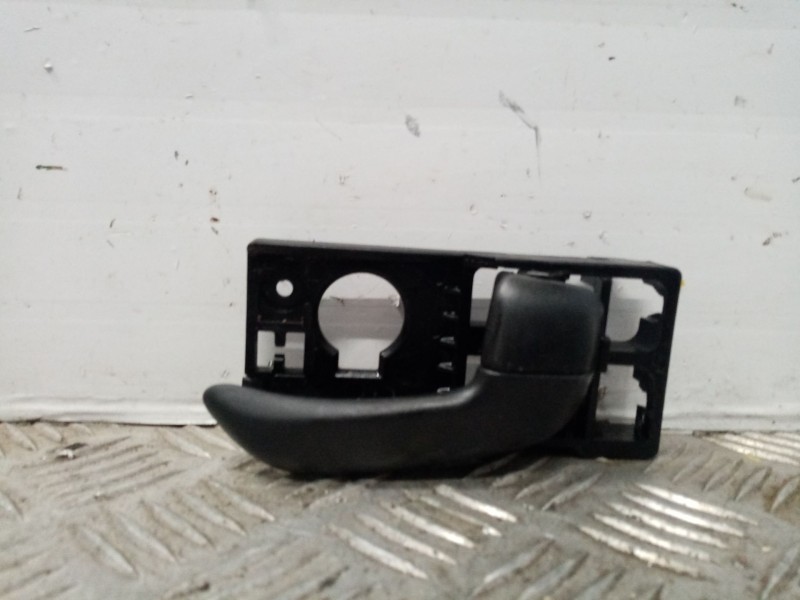 Recambio de maneta interior trasera derecha para hyundai i10 referencia OEM IAM   