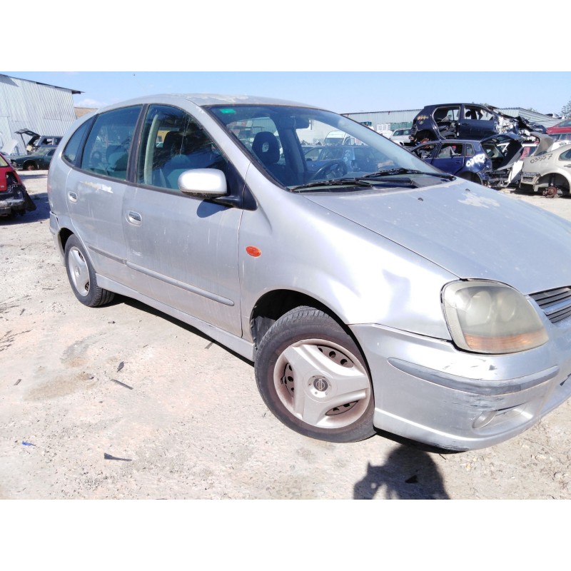 nissan almera tino (v10) del año 2000