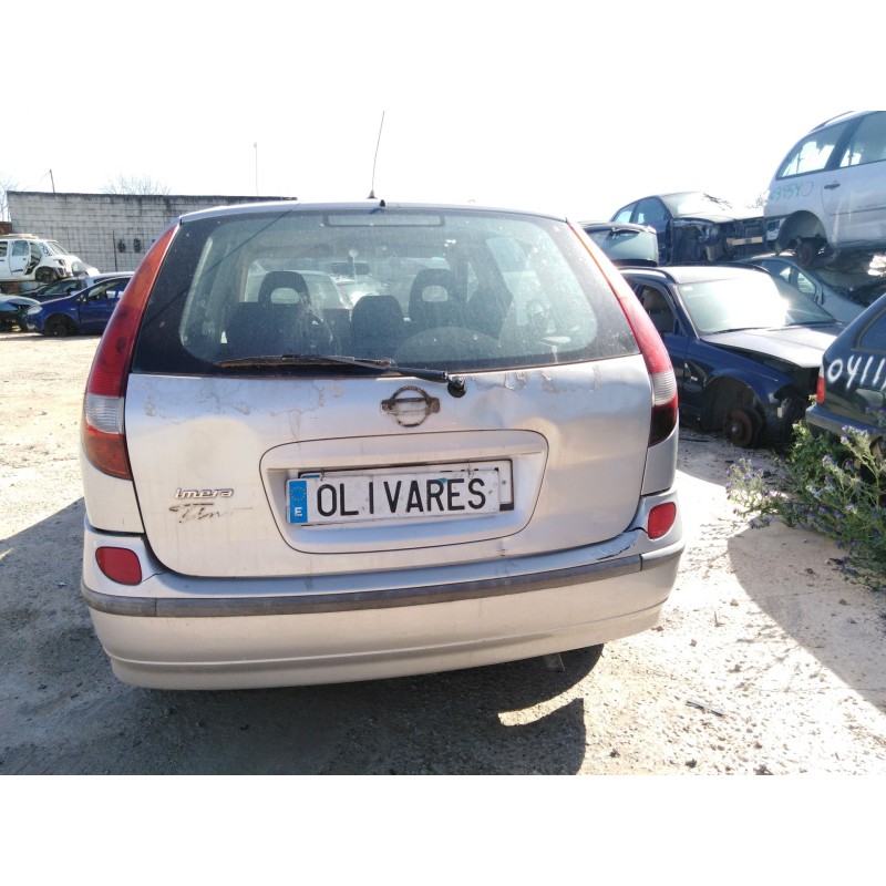 nissan almera tino (v10) del año 2000