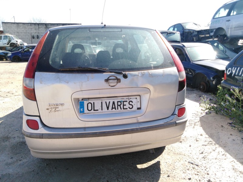 nissan almera tino (v10) del año 2000