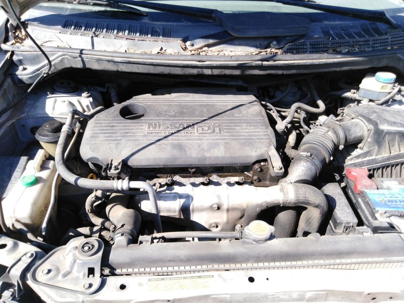 nissan almera tino (v10) del año 2000