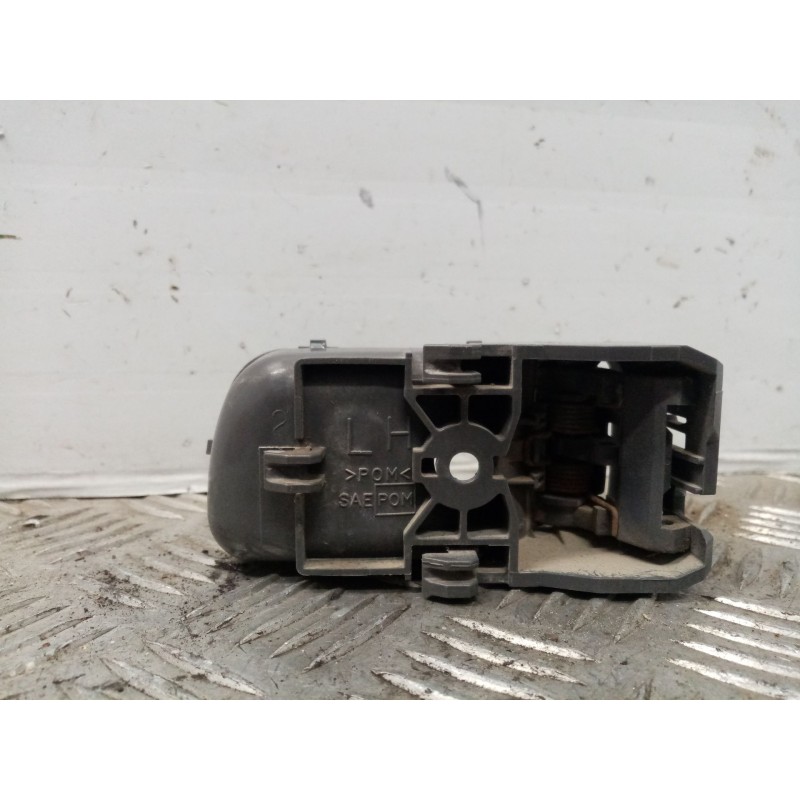 Recambio de maneta interior delantera izquierda para nissan np300 pick-up (lcd22) double cab 4x4 referencia OEM IAM 806712S41A  