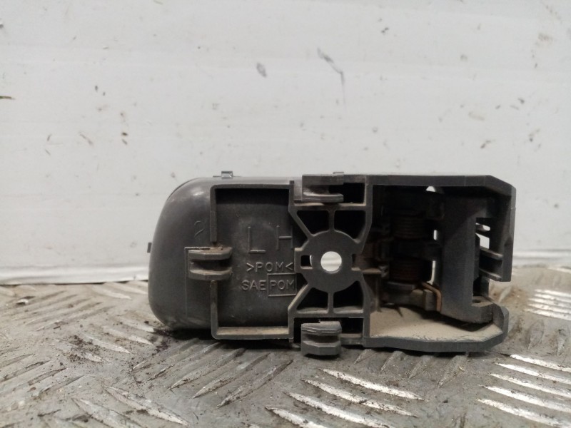 Recambio de maneta interior delantera izquierda para nissan np300 pick-up (lcd22) double cab 4x4 referencia OEM IAM 806712S41A  