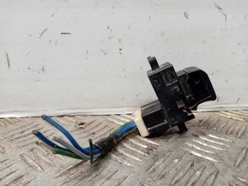 Recambio de mando elevalunas trasero izquierdo para nissan pathfinder (r51) 2.5 dci diesel cat referencia OEM IAM   