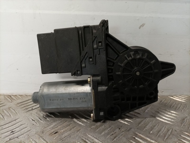 Recambio de motor elevalunas trasero derecho para volkswagen passat berlina (3b2) básico referencia OEM IAM 101438203  