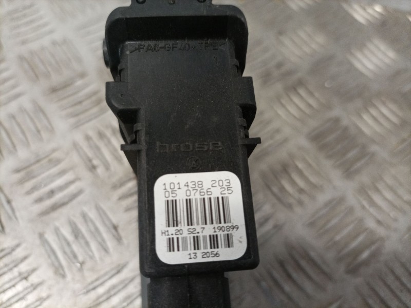 Recambio de motor elevalunas trasero derecho para volkswagen passat berlina (3b2) básico referencia OEM IAM 101438203  