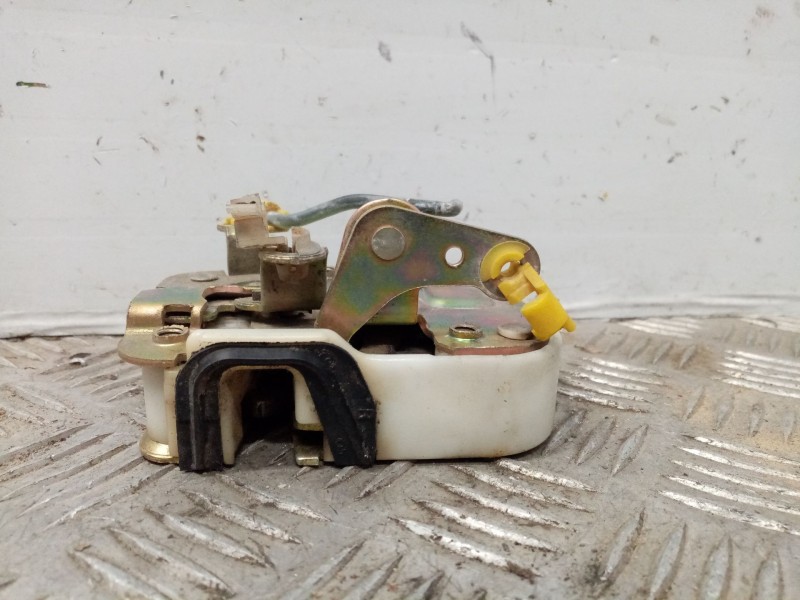 Recambio de cerradura puerta delantera derecha para nissan vanette (c 220) vanette transporter referencia OEM IAM   