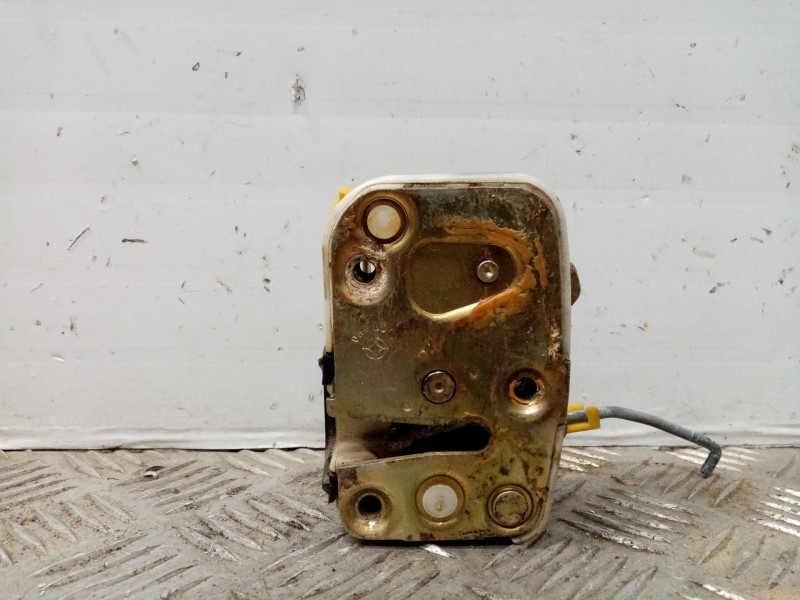 Recambio de cerradura puerta delantera derecha para nissan vanette (c 220) vanette transporter referencia OEM IAM   