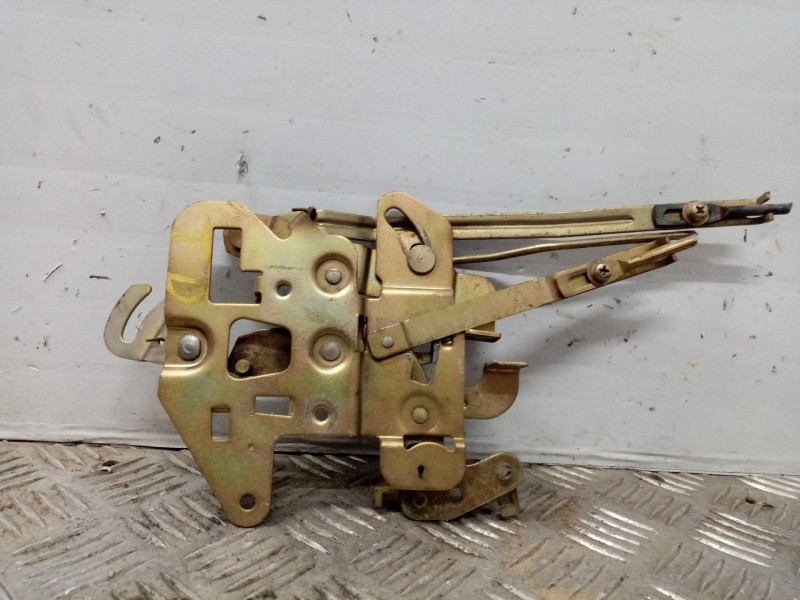 Recambio de cerradura puerta trasera derecha para nissan vanette (c 220) vanette transporter referencia OEM IAM   