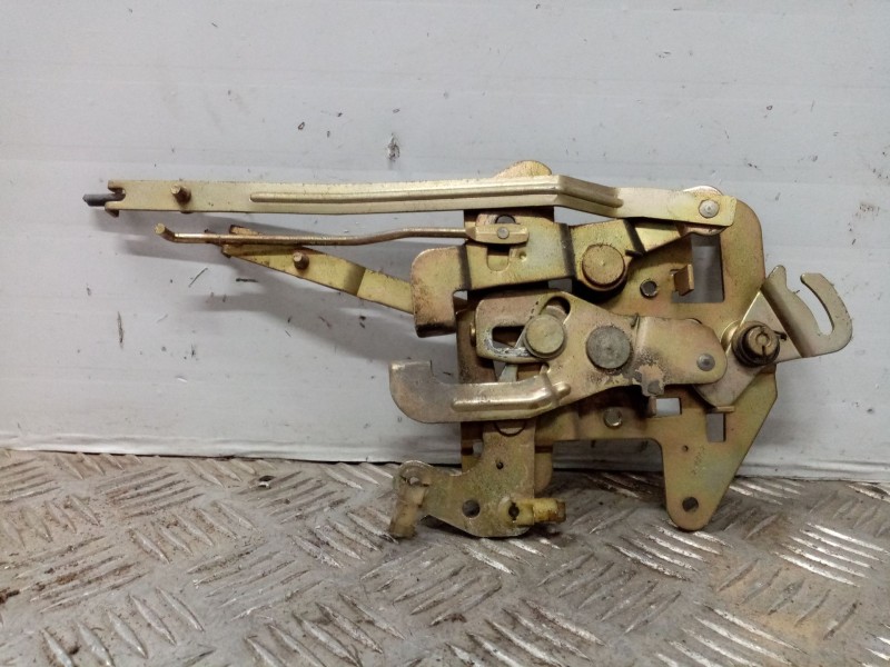 Recambio de cerradura puerta trasera derecha para nissan vanette (c 220) vanette transporter referencia OEM IAM   