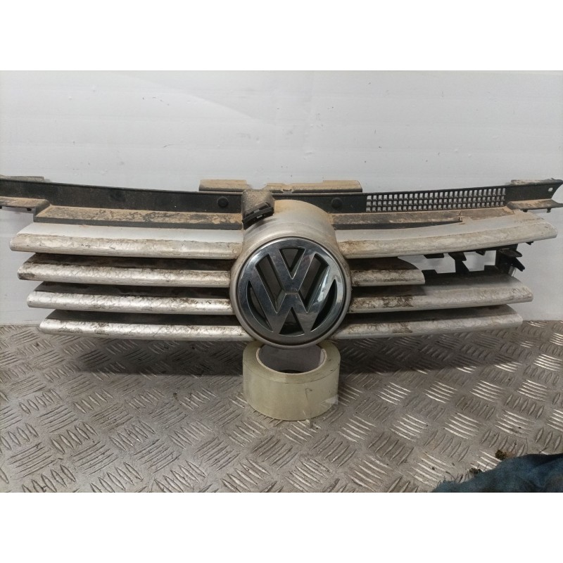 Recambio de rejilla delantera para volkswagen bora variant (1j6) 1.9 tdi referencia OEM IAM   