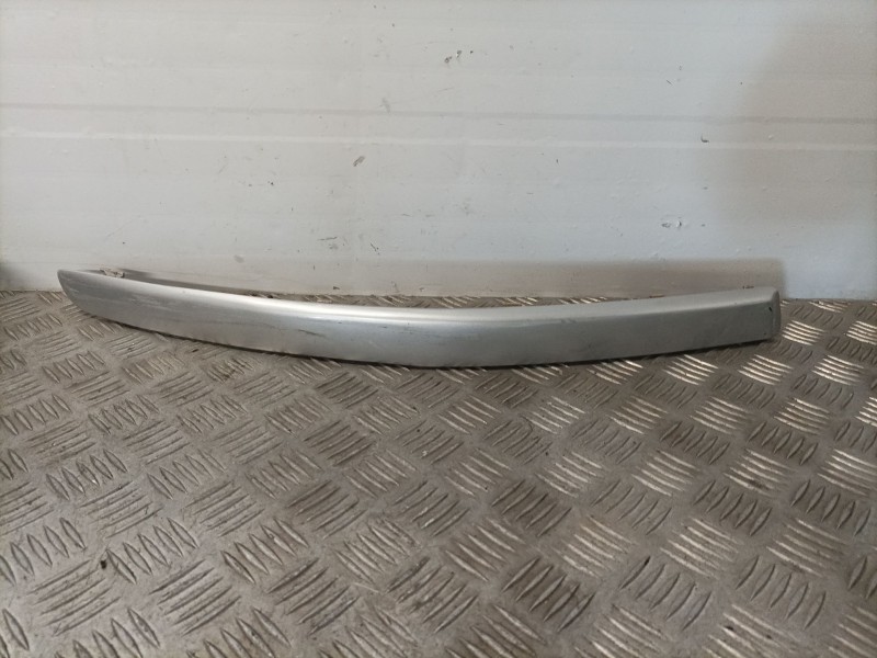 Recambio de molduras delanteras para bmw 1 (e87) 118 d referencia OEM IAM   