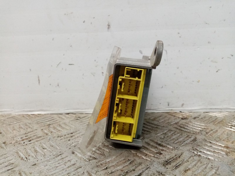 Recambio de centralita airbag para nissan almera tino (v10m) básico referencia OEM IAM 028500130 285564U300 