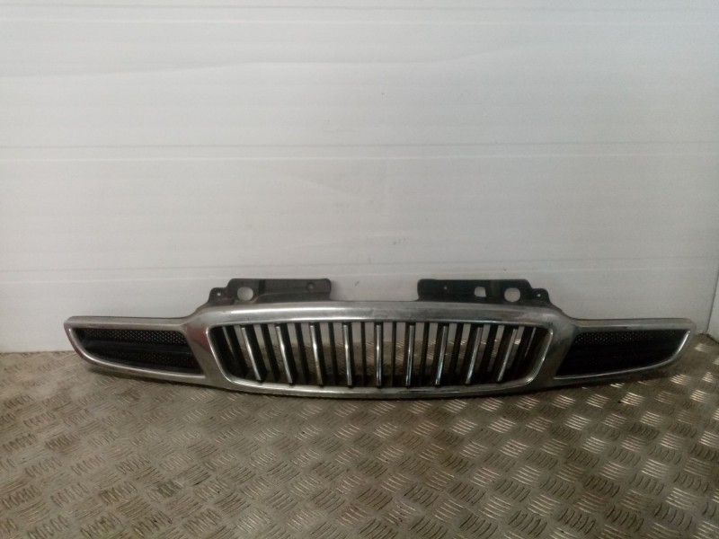 Recambio de rejilla delantera para daewoo tacuma 2.0 cat referencia OEM IAM   