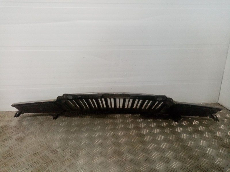 Recambio de rejilla delantera para daewoo tacuma 2.0 cat referencia OEM IAM   
