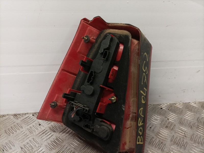 Recambio de piloto trasero derecho para volkswagen bora variant (1j6) 1.9 tdi referencia OEM IAM   