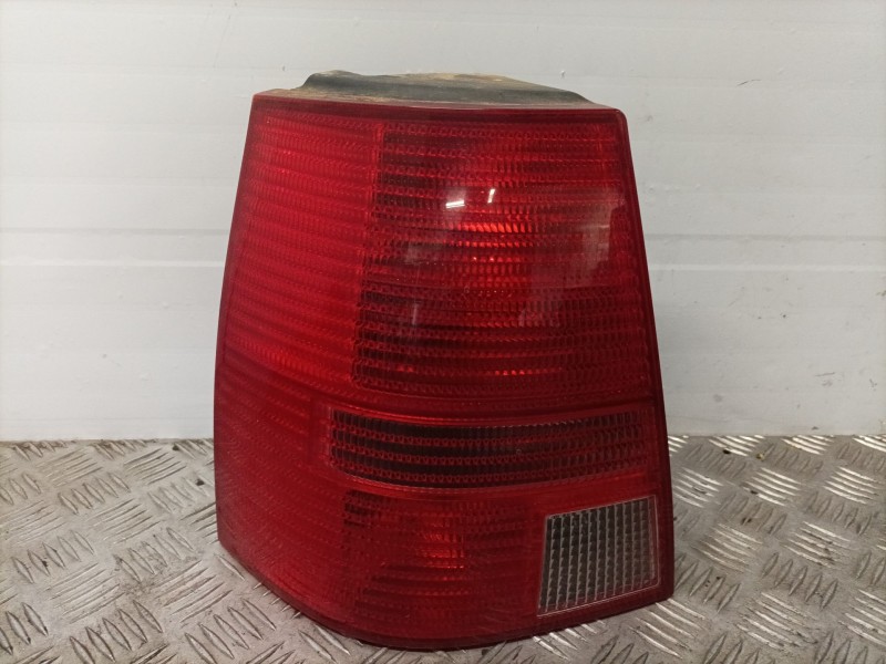 Recambio de piloto trasero izquierdo para volkswagen bora variant (1j6) 1.9 tdi referencia OEM IAM   