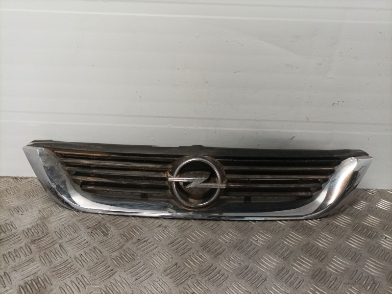 Recambio de rejilla delantera para opel vectra b berlina 2.0 dti referencia OEM IAM   