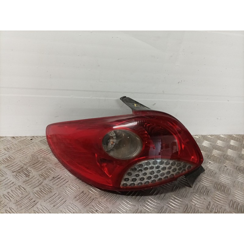 Recambio de piloto trasero izquierdo para peugeot 206 sedán 1.4 hdi eco 70 referencia OEM IAM 6350GV  