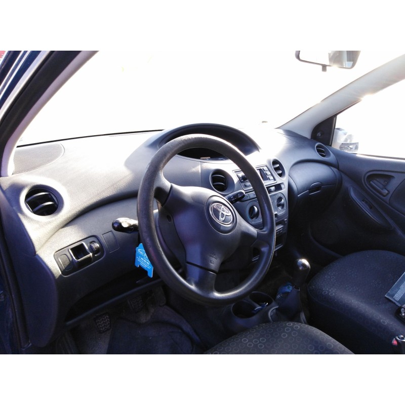 toyota yaris (_p1_) del año 2003