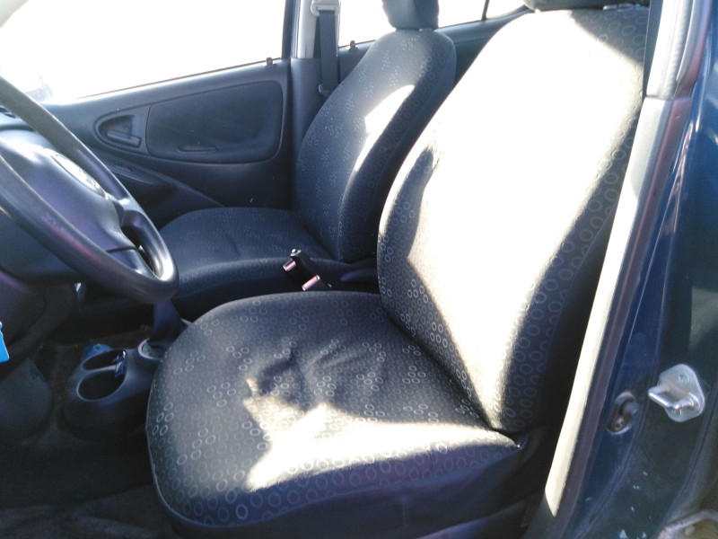 toyota yaris (_p1_) del año 2003