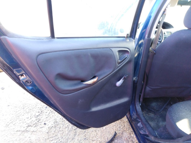 toyota yaris (_p1_) del año 2003