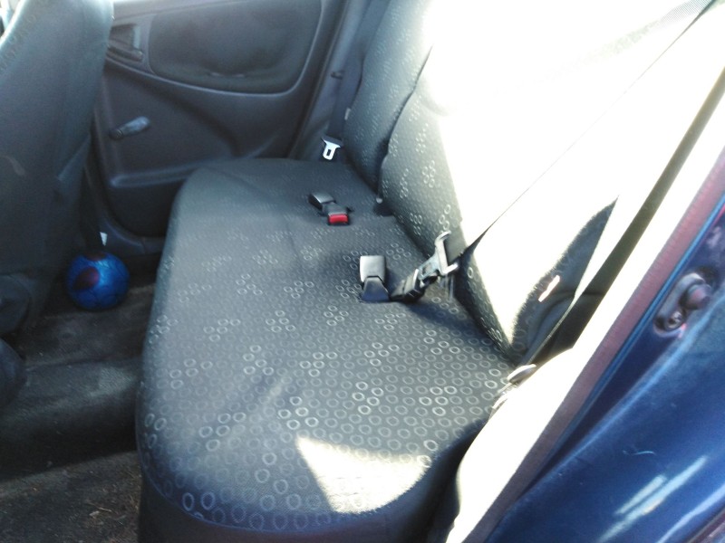 toyota yaris (_p1_) del año 2003