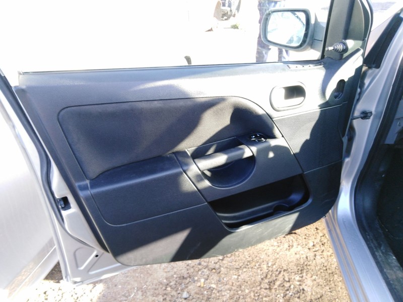 ford fiesta v (jh_, jd_) del año 2001