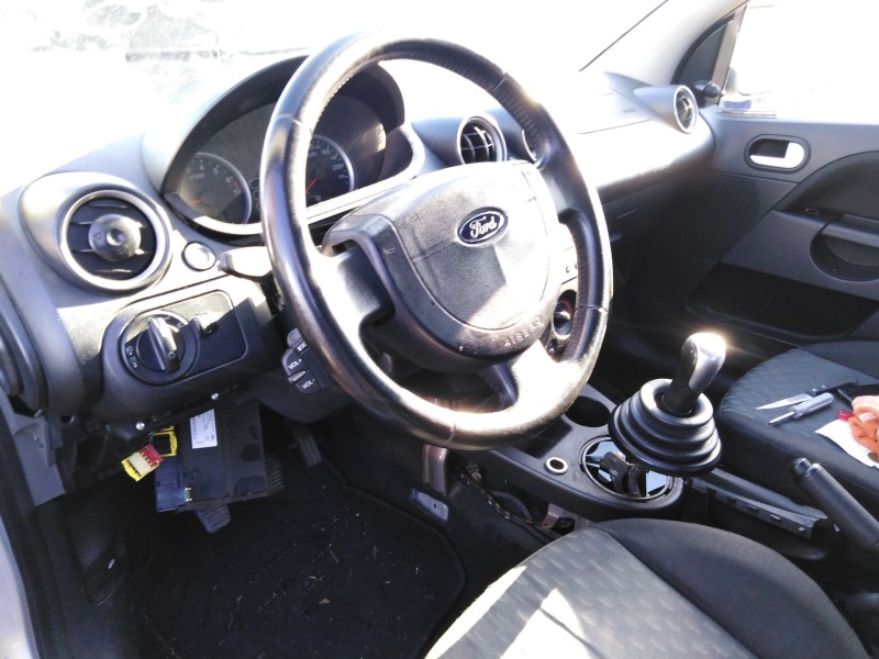 ford fiesta v (jh_, jd_) del año 2001