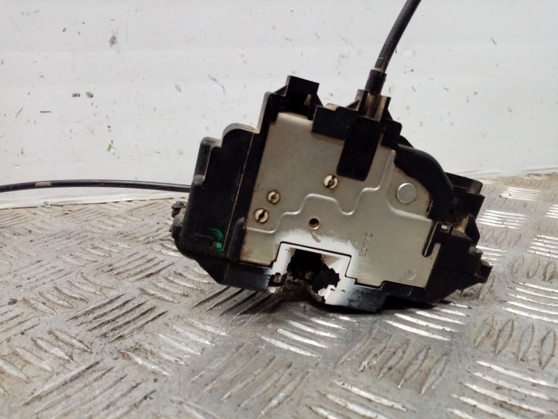 Recambio de cerradura puerta delantera derecha para citroen berlingo 1.9 diesel referencia OEM IAM 82004976720  