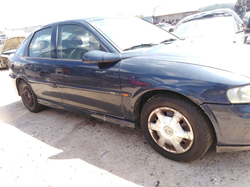 opel vectra b fastback (j96) del año 1997