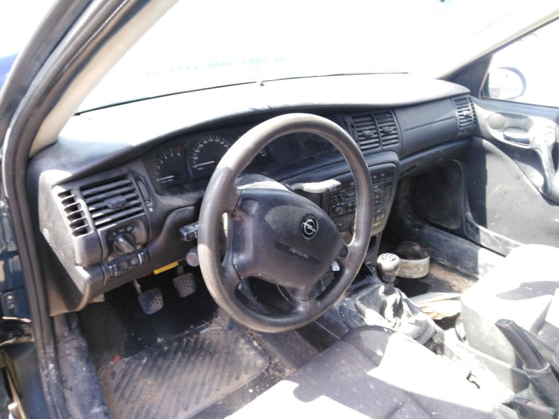 opel vectra b fastback (j96) del año 1997