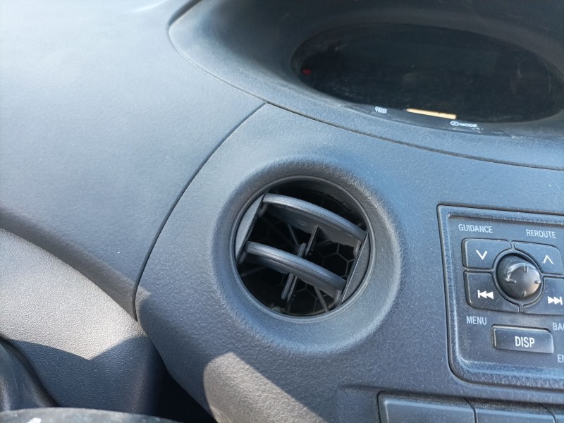 Recambio de rejilla aireadora para toyota yaris (_p1_) 1.0 (scp10_) referencia OEM IAM   